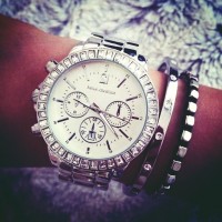 gümüş rengi taşlı kadın kol saati Michael kors