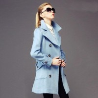 kadın açık mavi palto kaban kaşe siyah gözlük moda