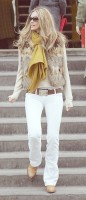 kahverengi kürk yelek beyaz kadın pantalon hardal rengi şal atkı