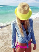 plaj modası kot gömlek şapka