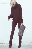 siyah boğazlı kazak dar pantalon el çantası